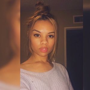 Meet your Posher, Brittney